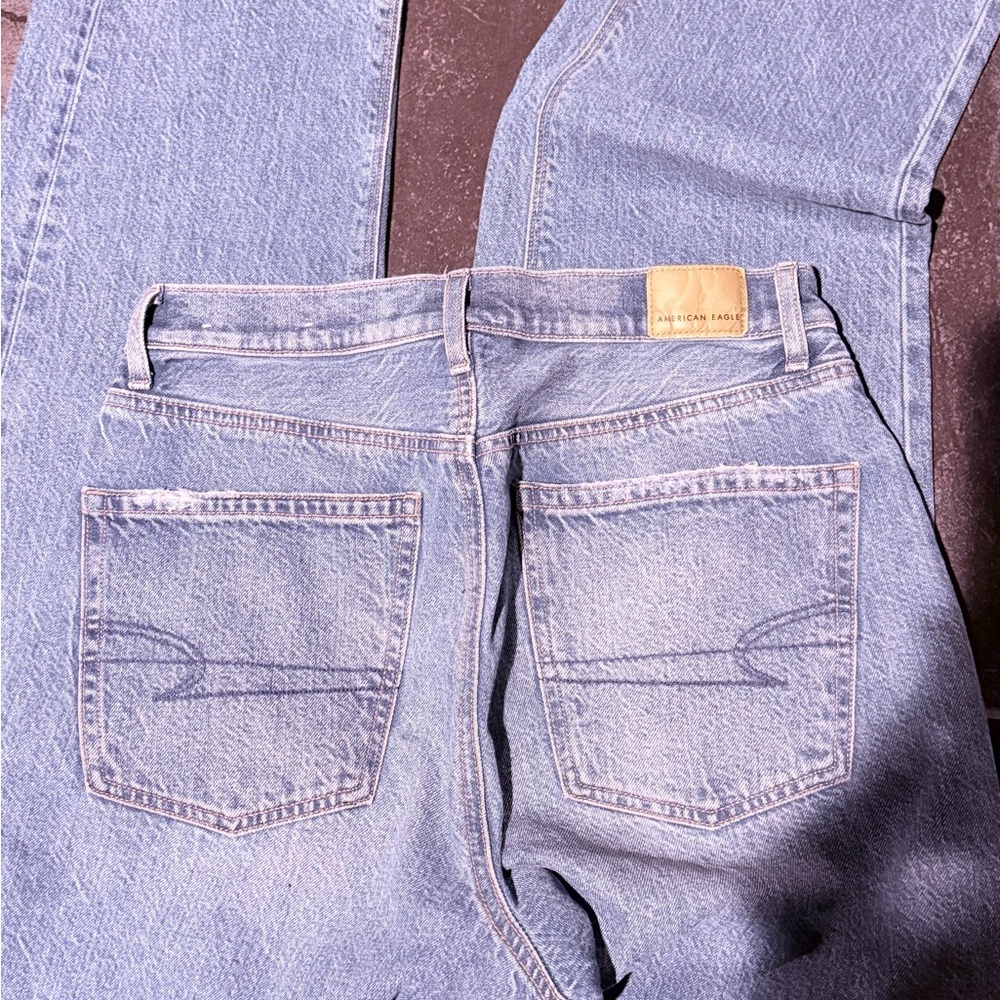 American Eagle Outfitters Women's Light Blue Straight Leg Jeans